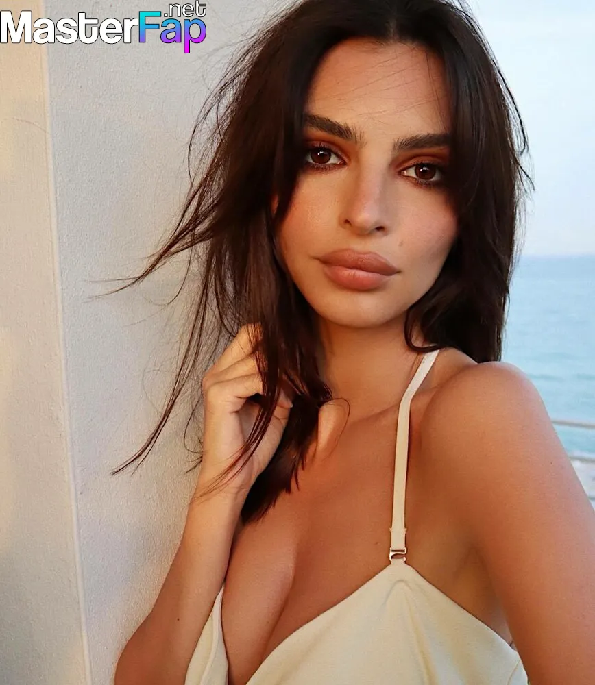 Emily Ratajkowski Nude OnlyFans Leak Picture M9zfH567ir MasterFap Net