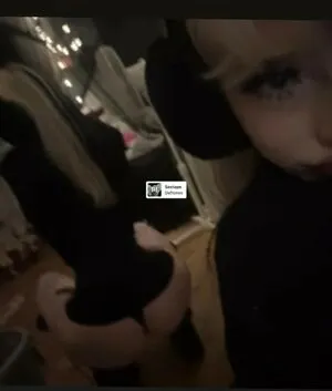 222 Mollsx OnlyFans Leaked Free Thumbnail Picture - #UfYBBsz2IE