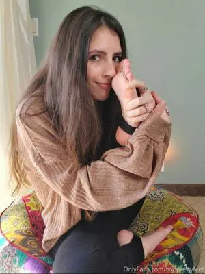 2prettyfeet OnlyFans Leaked Free Thumbnail Picture - #JDcHxxzhT5