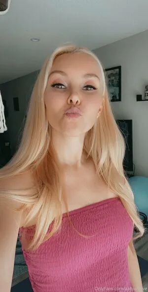 Aaliyahlove OnlyFans Leaked Free Thumbnail Picture - #QFjlLpt00l