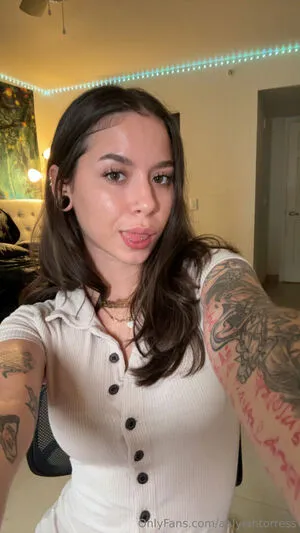 Aalyiahtorress OnlyFans Leaked Free Thumbnail Picture - #4BzZy4aF31