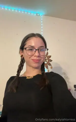 Aalyiahtorress OnlyFans Leaked Free Thumbnail Picture - #6Sa127GzzV