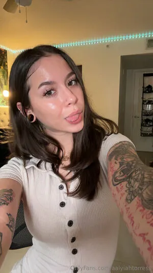 Aalyiahtorress OnlyFans Leaked Free Thumbnail Picture - #J1MzVwTHOz