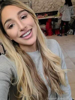 Abelladanger OnlyFans Leaked Free Thumbnail Picture - #NRAkawcywl