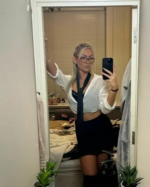 Abi Greasley OnlyFans Leaked Free Thumbnail Picture - #4Klzif1T1J