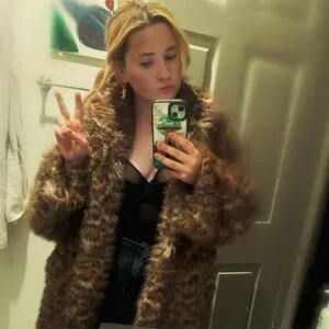 Abigail Breslin OnlyFans Leaked Free Thumbnail Picture - #MMP4XzBb7n