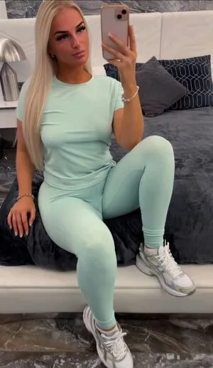 Abigail Holder OnlyFans Leaked Free Thumbnail Picture - #taipeXdMPz