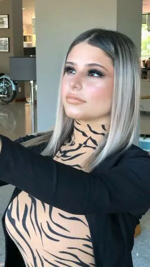Abril Perez OnlyFans Leaked Free Thumbnail Picture - #aEnCBikdyr