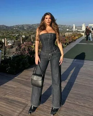Abroadwithmila OnlyFans Leaked Free Thumbnail Picture - #h1j8w1xCRG