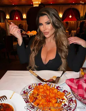 Abroadwithmila OnlyFans Leaked Free Thumbnail Picture - #p1Rdn1FpfL