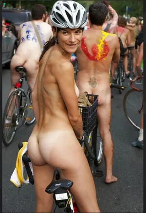 Abs Lady Philadelphia World Naked Bike Ride OnlyFans Leaked Free Thumbnail Picture - #aiODL5D6oC