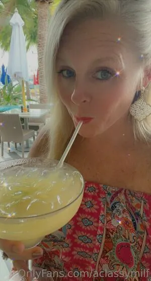 Aclassymilf OnlyFans Leaked Free Thumbnail Picture - #unooUnKTW1