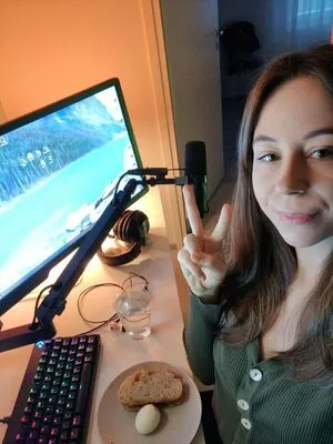 actuallyalisa OnlyFans Leaked Free Thumbnail Picture - #5Lsni0QZCI