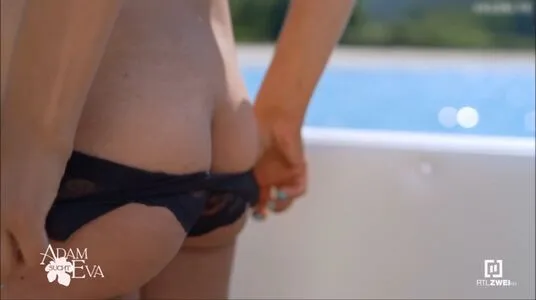Adam Sucht Eva Gestrandet Im Paradies OnlyFans Leaked Free Thumbnail Picture - #Jz6nvTs6OC
