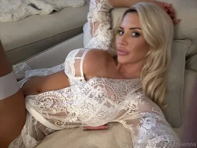 Adayinsienna OnlyFans Leaked Free Thumbnail Picture - #XFhkTYy7qs