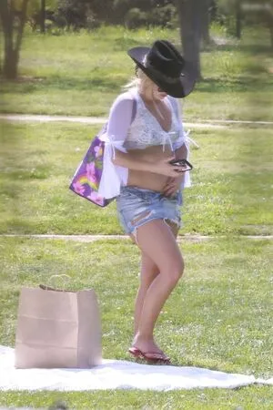 Addison Rae OnlyFans Leaked Free Thumbnail Picture - #FcquL9LIMI