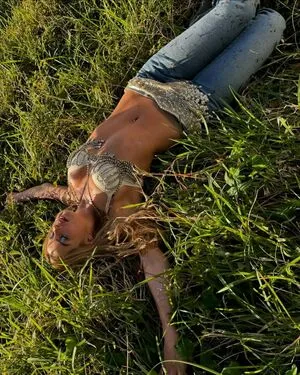 Addison Rae OnlyFans Leaked Free Thumbnail Picture - #T7fschFuum