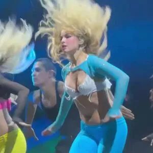 Addison Rae OnlyFans Leaked Free Thumbnail Picture - #F0sI6c3pM2