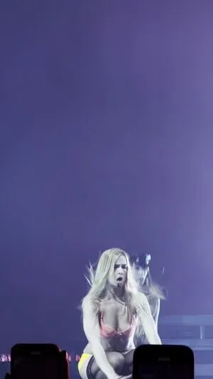 Addison Rae OnlyFans Leaked Free Thumbnail Picture - #H0GI5rUH5J