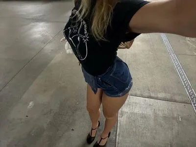 Addison Rae OnlyFans Leaked Free Thumbnail Picture - #M2lpOhhygU