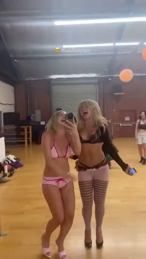 Addison Rae OnlyFans Leaked Free Thumbnail Picture - #NyW1fGcRHM