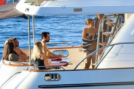 Addison Rae OnlyFans Leaked Free Thumbnail Picture - #fxWbbynS5R