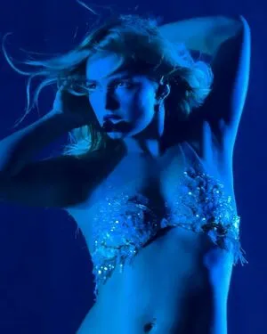 Addison Rae OnlyFans Leaked Free Thumbnail Picture - #lSsIRKj9Fb