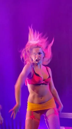 Addison Rae OnlyFans Leaked Free Thumbnail Picture - #q4ZOq7JWj2