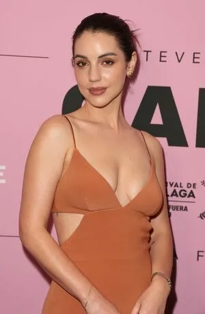 Adelaide Kane OnlyFans Leaked Free Thumbnail Picture - #mgwo5dvjUx