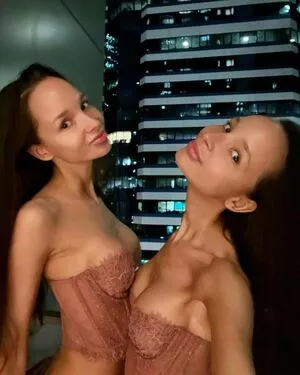Adelalinka Twins OnlyFans Leaked Free Thumbnail Picture - #PLAbY6SV4x