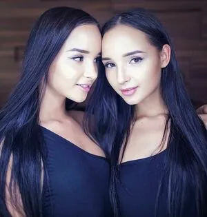 Adelalinka Twins OnlyFans Leaked Free Thumbnail Picture - #UmuqS2swyW
