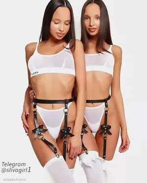 Adelalinka Twins OnlyFans Leaked Free Thumbnail Picture - #YSfas5Ehc4