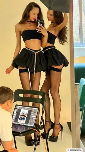 Adelalinka Twins OnlyFans Leaked Free Thumbnail Picture - #eJgdmSE8Vo