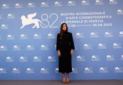 Adele Exarchopoulos OnlyFans Leaked Free Thumbnail Picture - #2ZCS1TXVif