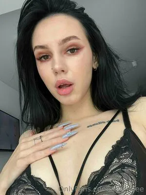 Adelebee OnlyFans Leaked Free Thumbnail Picture - #yaMEiQoik3