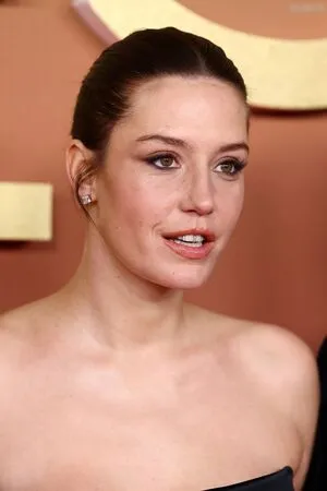 Adle Exarchopoulos OnlyFans Leaked Free Thumbnail Picture - #EnSTTEE3TP