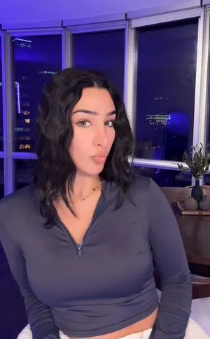 Adolladola OnlyFans Leaked Free Thumbnail Picture - #AdxaWKaZ8r