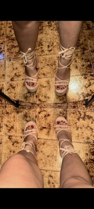 Adri Feet OnlyFans Leaked Free Thumbnail Picture - #SMVb33XGdE
