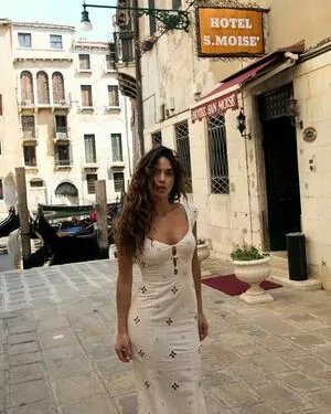 Adria Arjona OnlyFans Leaked Free Thumbnail Picture - #wr7ZJxYMYa