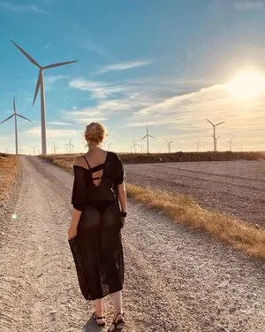 Adriana Abenia OnlyFans Leaked Free Thumbnail Picture - #KHQ1KFdLB6