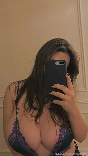 Adrianafenice OnlyFans Leaked Free Thumbnail Picture - #rQ8CZ5X9Dr