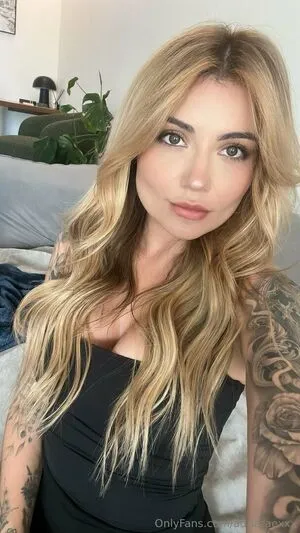 Adriaraexxx OnlyFans Leaked Free Thumbnail Picture - #8NpOpygpW2