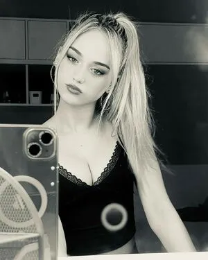 Adriianaasz OnlyFans Leaked Free Thumbnail Picture - #9kvL4qk3Hc