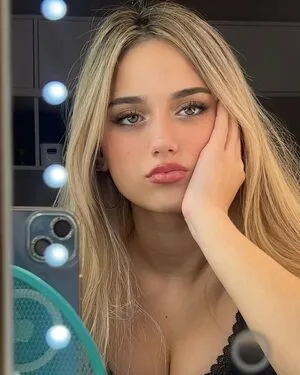 Adriianaasz OnlyFans Leaked Free Thumbnail Picture - #fiEOU3nAeG