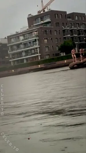 Affe Auf Bike OnlyFans Leaked Free Thumbnail Picture - #38x9IWeSH5