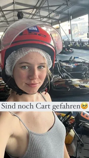 Affe Auf Bike OnlyFans Leaked Free Thumbnail Picture - #60x2ibNape