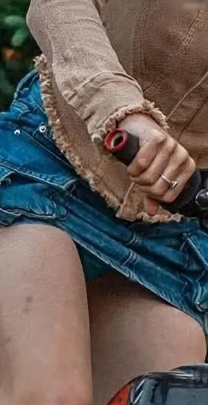Affe Auf Bike OnlyFans Leaked Free Thumbnail Picture - #xMDrN4Mm5K