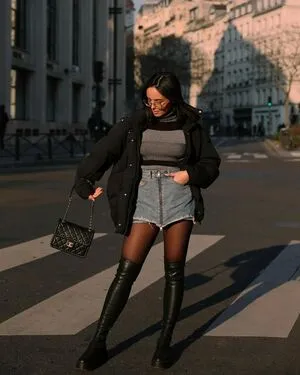 Agathe Auproux OnlyFans Leaked Free Thumbnail Picture - #0Uk1ggUAE7