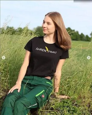 Agrar Emmy OnlyFans Leaked Free Thumbnail Picture - #7eOEECweAs