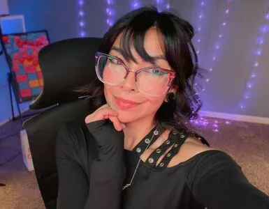 Aileensenpaireacts OnlyFans Leaked Free Thumbnail Picture - #D0Ty53m0sh